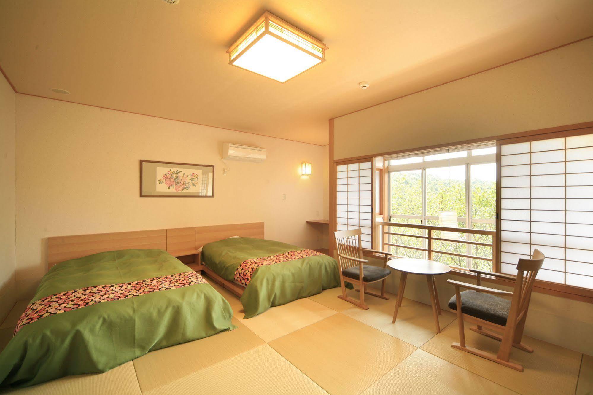 เรียวกัง มิคาสะ 4*
